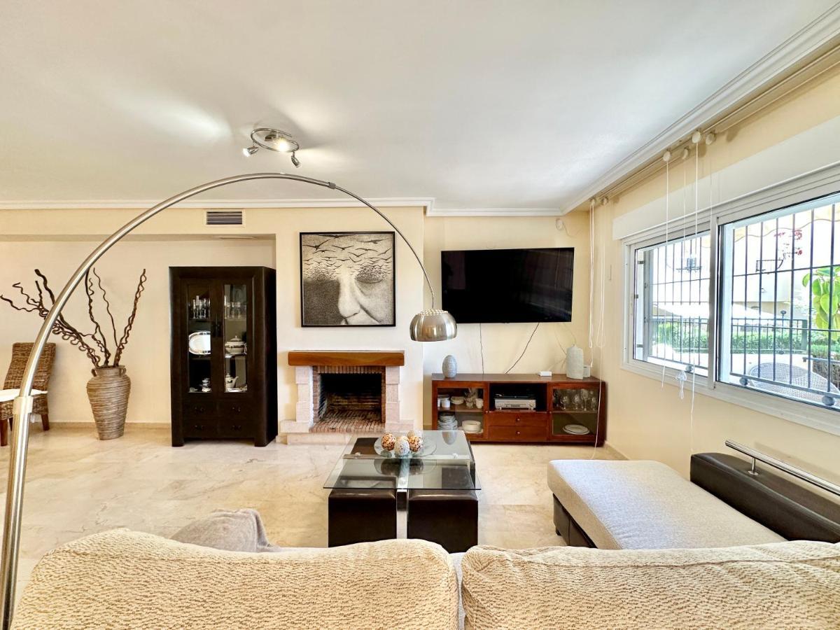 El Arenal Townhouse By The Beach With Swimming Pool - Eaw Homes Marbella Esterno foto